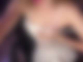 Live cam show with Tyunda - Brown Eyes on StripNow