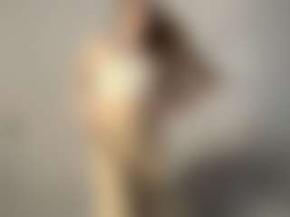 Live cam show with Sophia - Drinking on Camiplay Live