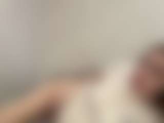 Live cam show with Sophia - Genital Piercings on Camsoda