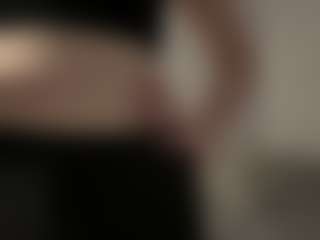 Live cam show with Sophia - Camel Toe on StripNow