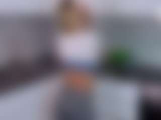 Live cam show with LorrianeVogl - Dildo Or Vibrator on CamClone