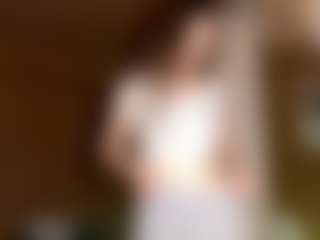 Live cam show with LouettaCiccone - New Brown Eyes on Camsoda