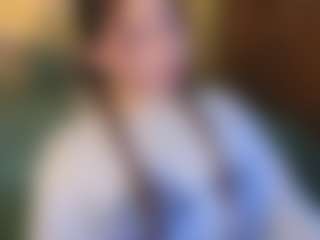 Live cam show with Attenea - Strip Curvy on CamClone