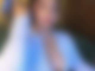 Live cam show with Attenea - Colombia on Camsoda