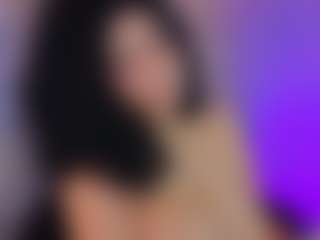 Live cam show with MiaaWoderful - New Brown Eyes on Camsoda