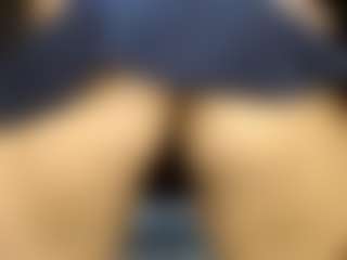 CurvyBombom's Live Sex Cam Show