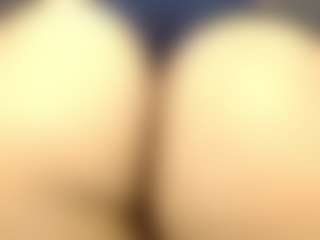 CurvyBombom's Live Sex Cam Show