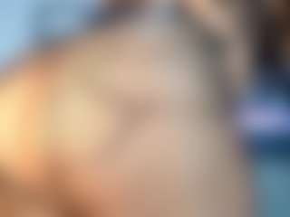CurvyBombom's Live Sex Cam Show