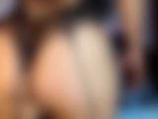 CurvyBombom's Live Sex Cam Show