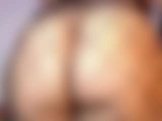 CurvyBombom's Live Sex Cam Show