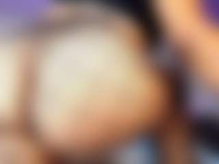 Live cam show with CurvyBombom - Doggy on liverealitysex.com