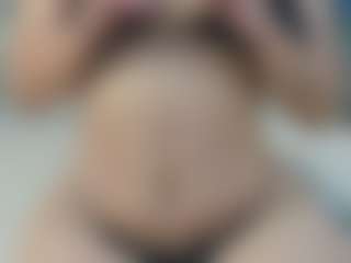 Live cam show with Evonny-Becker - Full Nudity on crypto-cams