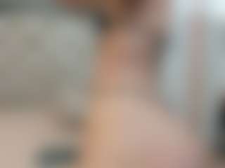 Live cam show with Evonny-Becker - Brown Eyes on Camsoda