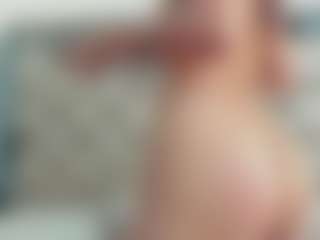 Live cam show with Evonny-Becker - Big Ass on Strip Flash - Live Sex Shows