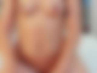 Live cam show with Evonny-Becker - Petite Teen (18+) on infinitiblacc.com