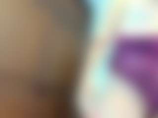 Live cam show with georginamarini - Nails on PervPlay.com