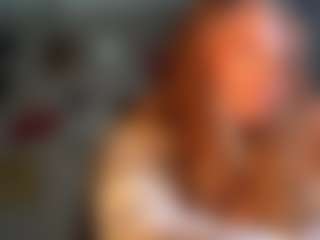Live cam show with KyleeLeash - Petite MILF on CSO-WL