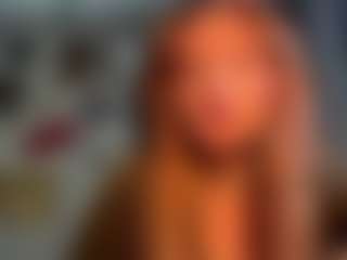 Live cam show with KyleeLeash - Strip Mature on Dolls Live