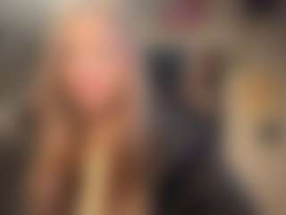 Live cam show with KyleeLeash - New Squirt on Dolls Live