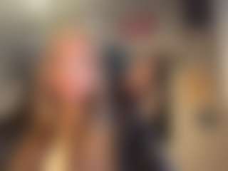Live cam show with KyleeLeash - New Big Ass on AdultVida.com