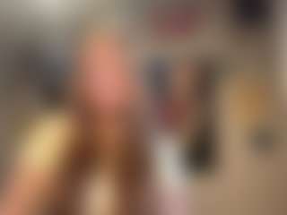 Live cam show with KyleeLeash - White Curvy on Milfs Live | georgia