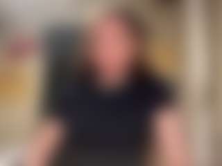 Live cam show with KyleeLeash - Blue Eyes on luckytryst.com