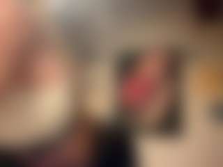 Live cam show with KyleeLeash - Blonde Hair Petite on Mixed Magazine Live