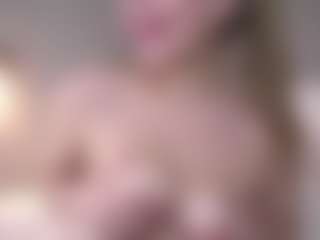 MaileBroeker's Live Sex Cam Show