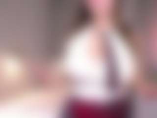 Live cam show with MaileBroeker - Petite on Camming Site
