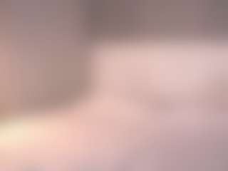MaileBroeker MILF webcam performer live streaming