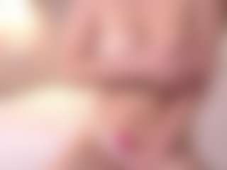 MaileBroeker's Live Sex Cam Show