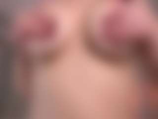 Live cam show with MaileBroeker - College MILF on Camsoda