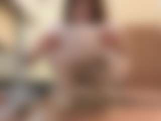 Live cam show with MiaThorburn - Body Massage on sexylive.show