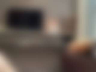 Live cam show with MiaThorburn - Brown Hair Teen (18+) on livesuperchat.net