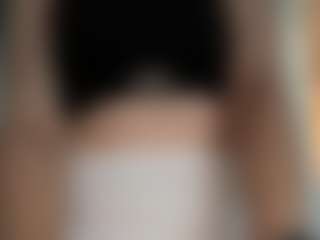 MiaThorburn's Live Sex Cam Show
