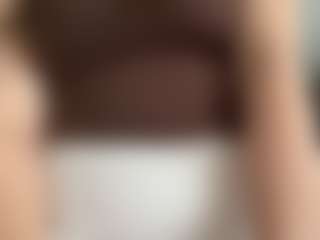 Live cam show with MiaThorburn - Oil on Camsoda