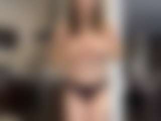 MiaThorburn's Live Sex Cam Show