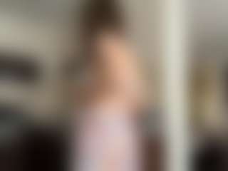 MiaThorburn's Live Sex Cam Show