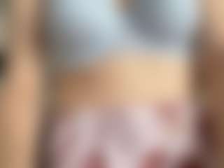 MiaThorburn's Live Sex Cam Show