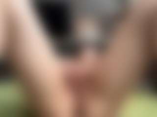 MiaThorburn's Live Sex Cam Show