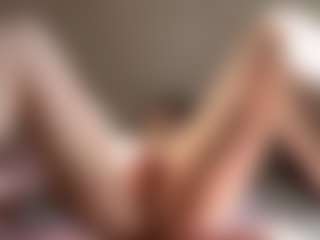 MiaThorburn's Live Sex Cam Show