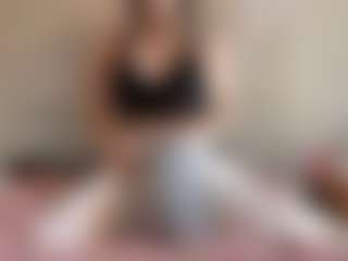 MiaThorburn's Live Sex Cam Show