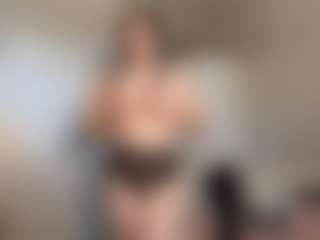 MiaThorburn's Live Sex Cam Show