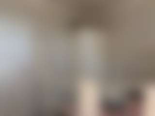 Live cam show with MiaThorburn - Oil on Free Soda