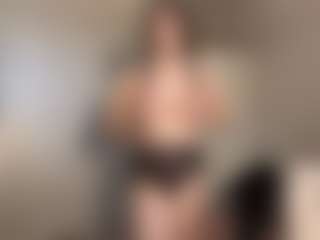 MiaThorburn's Live Sex Cam Show