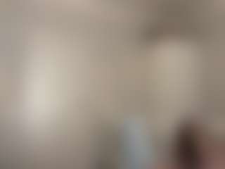 Live cam show with MiaThorburn - Ass Bouncing on Milfs Live