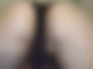 Live cam show with MiaThorburn - Body Massage on SpankPalCams