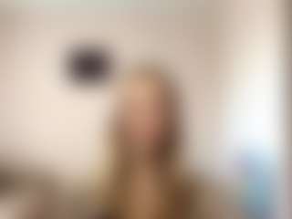Live cam show with PollyDirusso - Brown Eyes Blonde Hair on AdultVida.com
