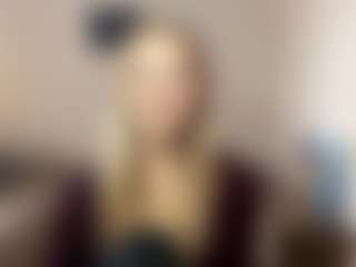 Live cam show with PollyDirusso - Skinny MILF on CamwithHer