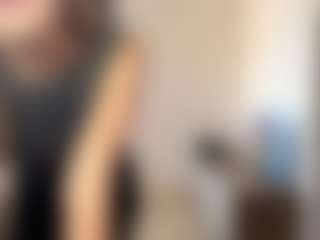 Live cam show with PollyDirusso - New Big Ass on Camsoda